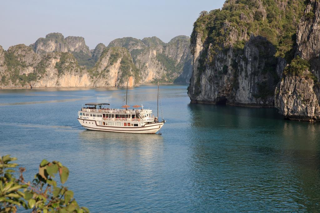 Garden Bay Luxury Cruise Hotel Ха Лонг Екстериор снимка