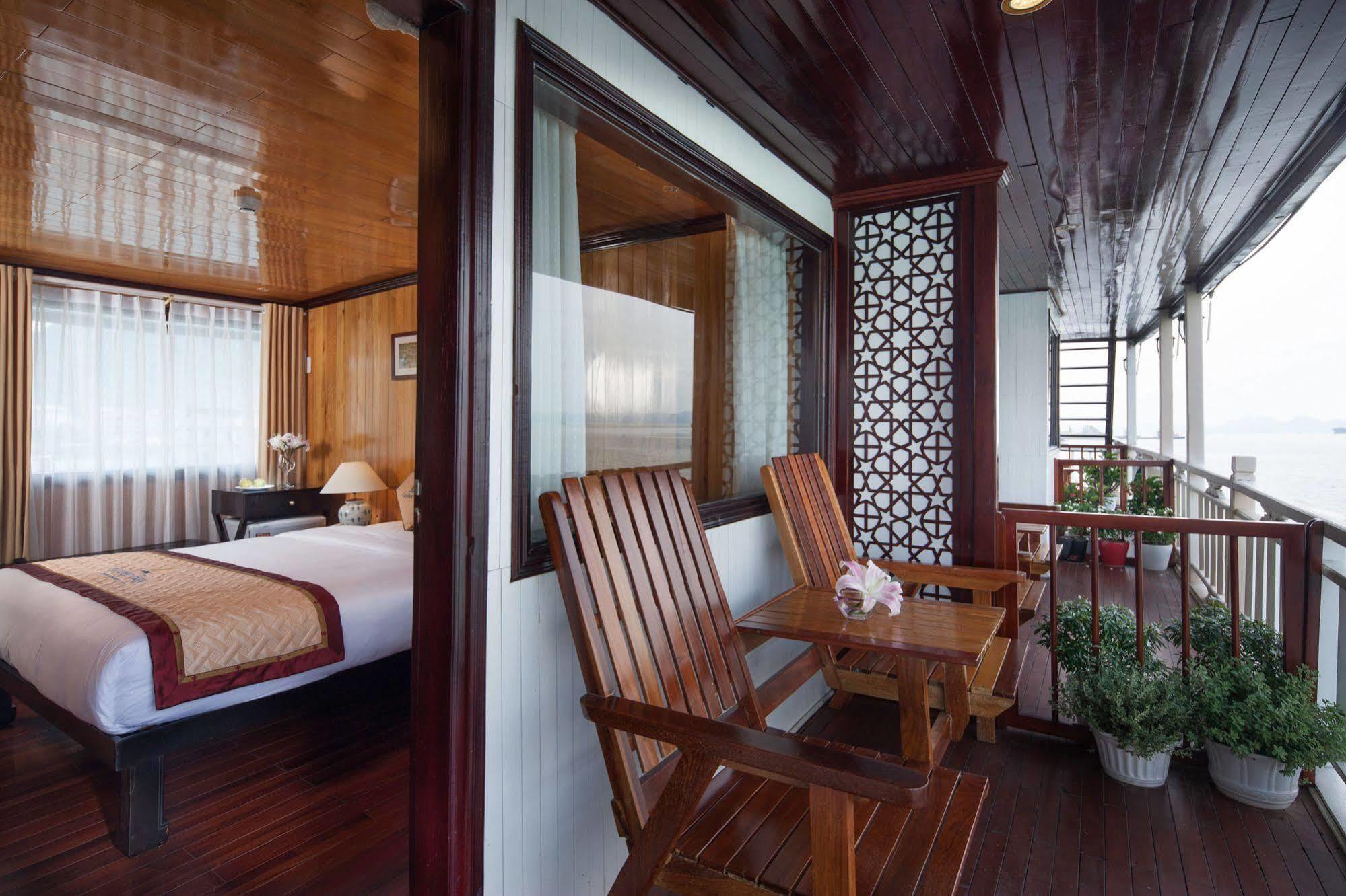 Garden Bay Luxury Cruise Hotel Ха Лонг Екстериор снимка