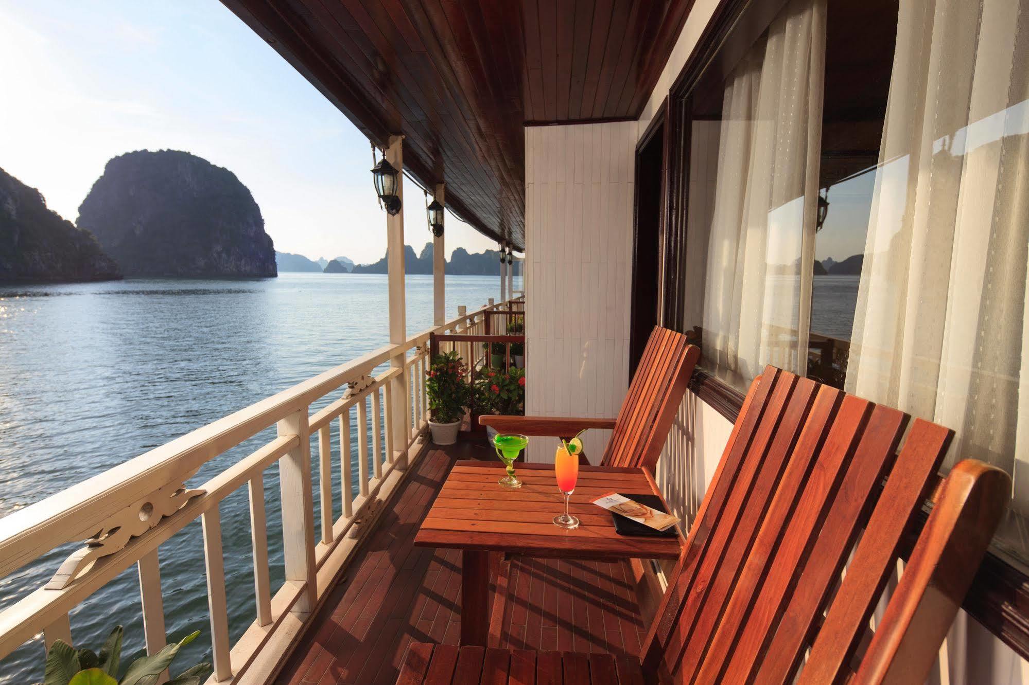 Garden Bay Luxury Cruise Hotel Ха Лонг Екстериор снимка