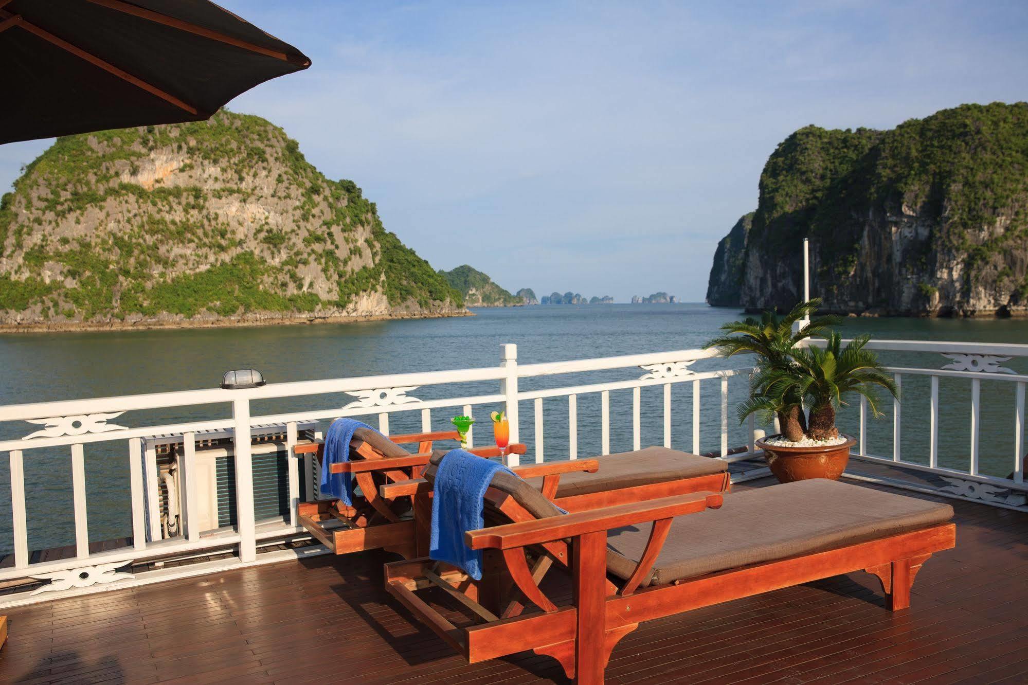 Garden Bay Luxury Cruise Hotel Ха Лонг Екстериор снимка