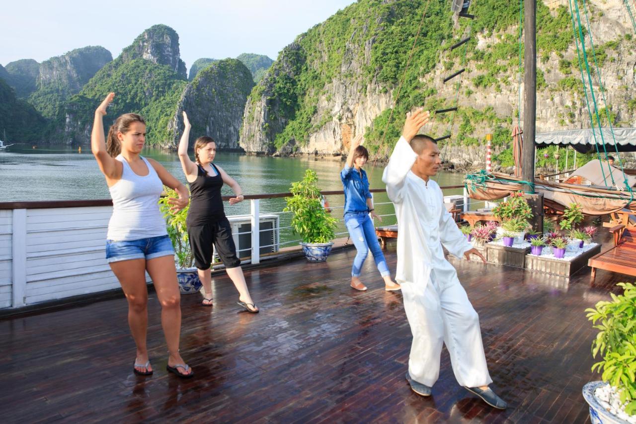 Garden Bay Luxury Cruise Hotel Ха Лонг Екстериор снимка